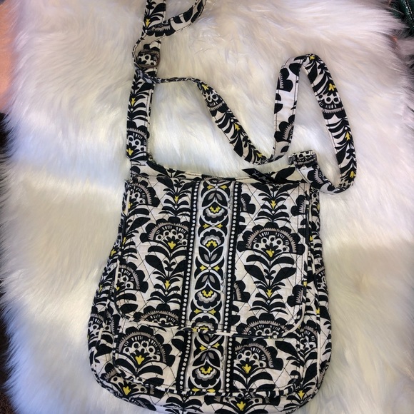 Vera Bradley Handbags - 4/$25 Vera Bradley Cross Body Bag